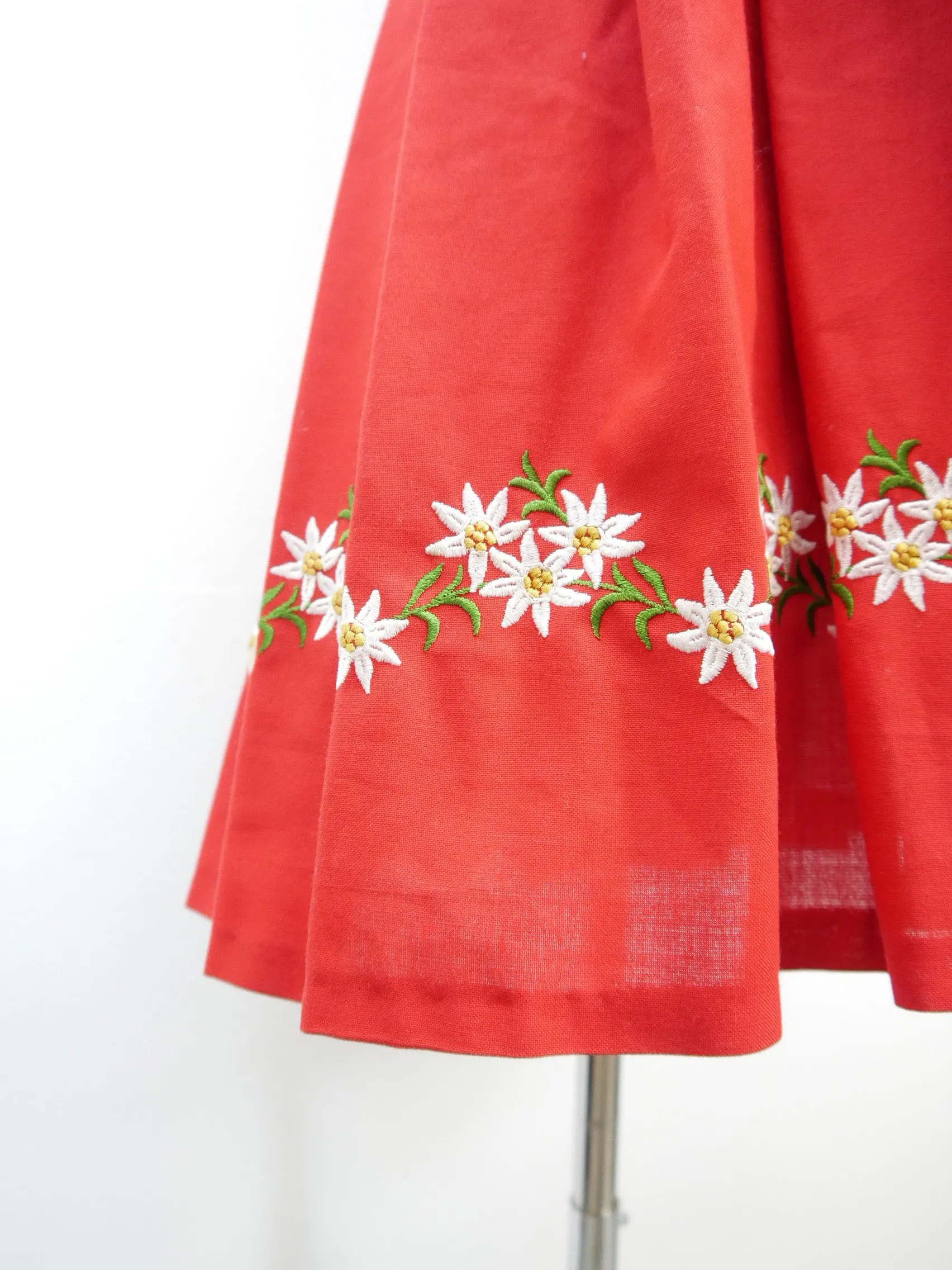 Dirndl Höck mit Balkonett und Edelweißstickerei klasse Dirndl ohne Schürze Gr.38