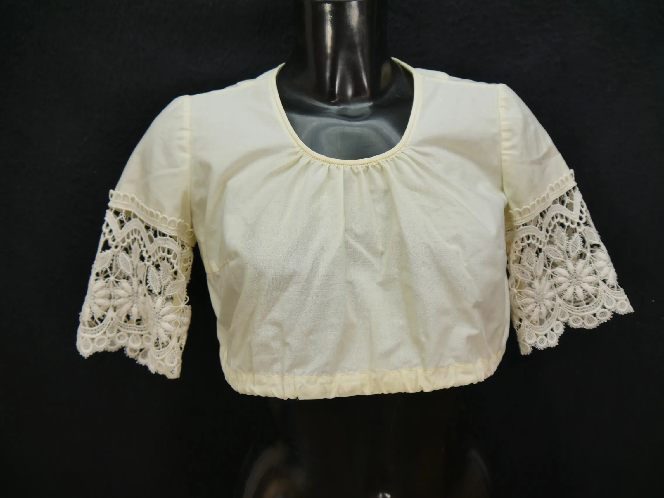 Gr.42 Vintage Dirndlbluse süße Bluse für Dirndl mit Spitze Trachtenbluse B8654