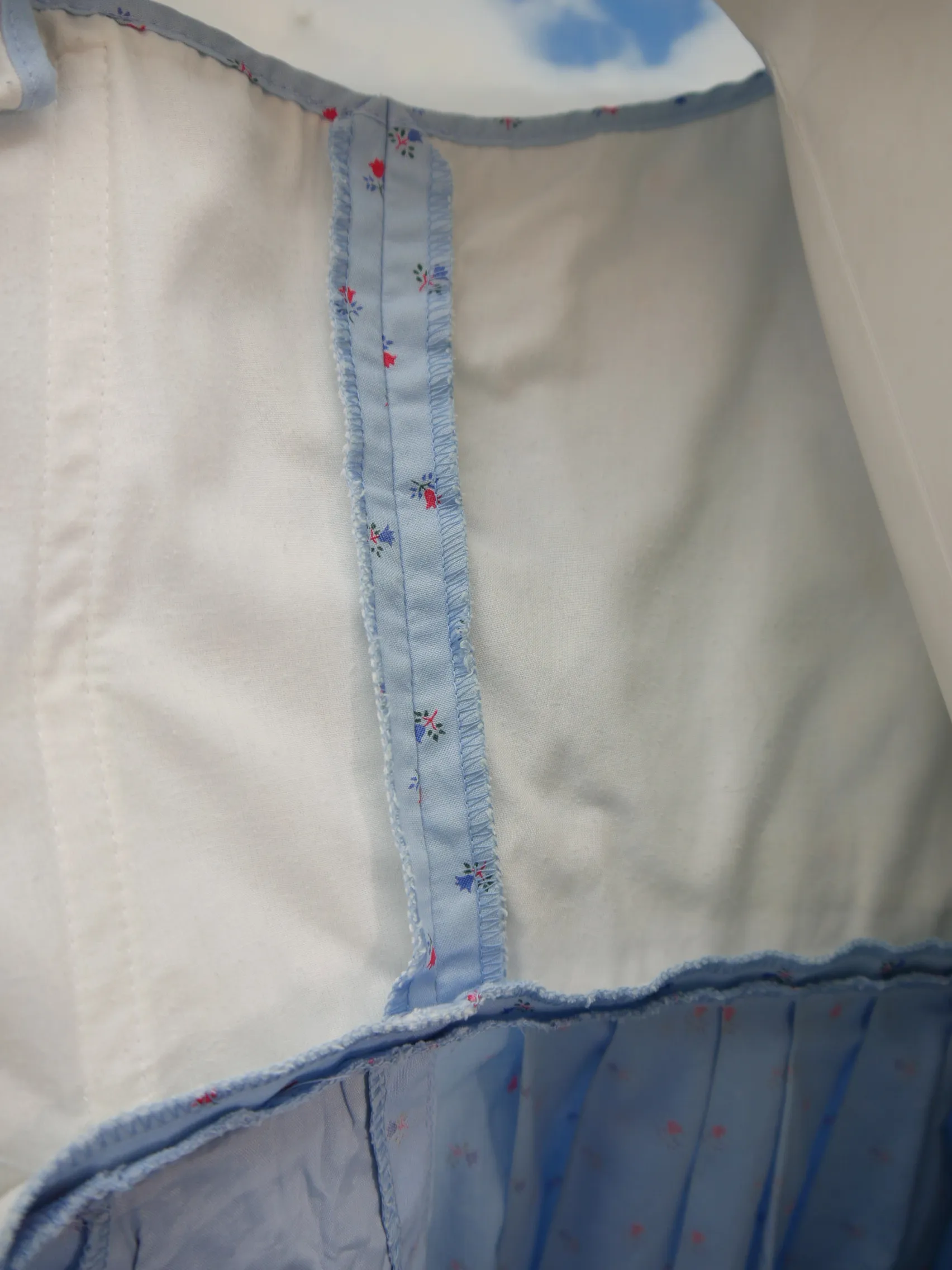 Herrlich zuckersüß Balkonett blau fesches Dirndl mit Schürze Gr.38