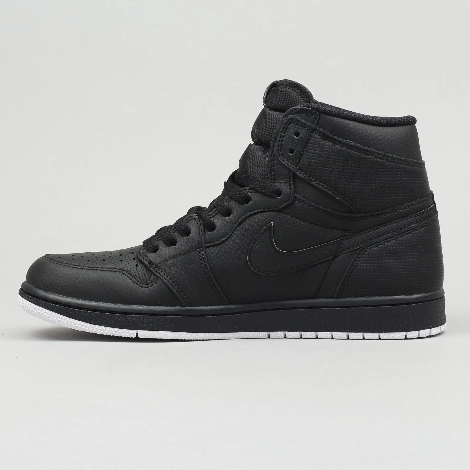Jordan Air Jordan 1 Retro High OG "Perforated" 555088-002