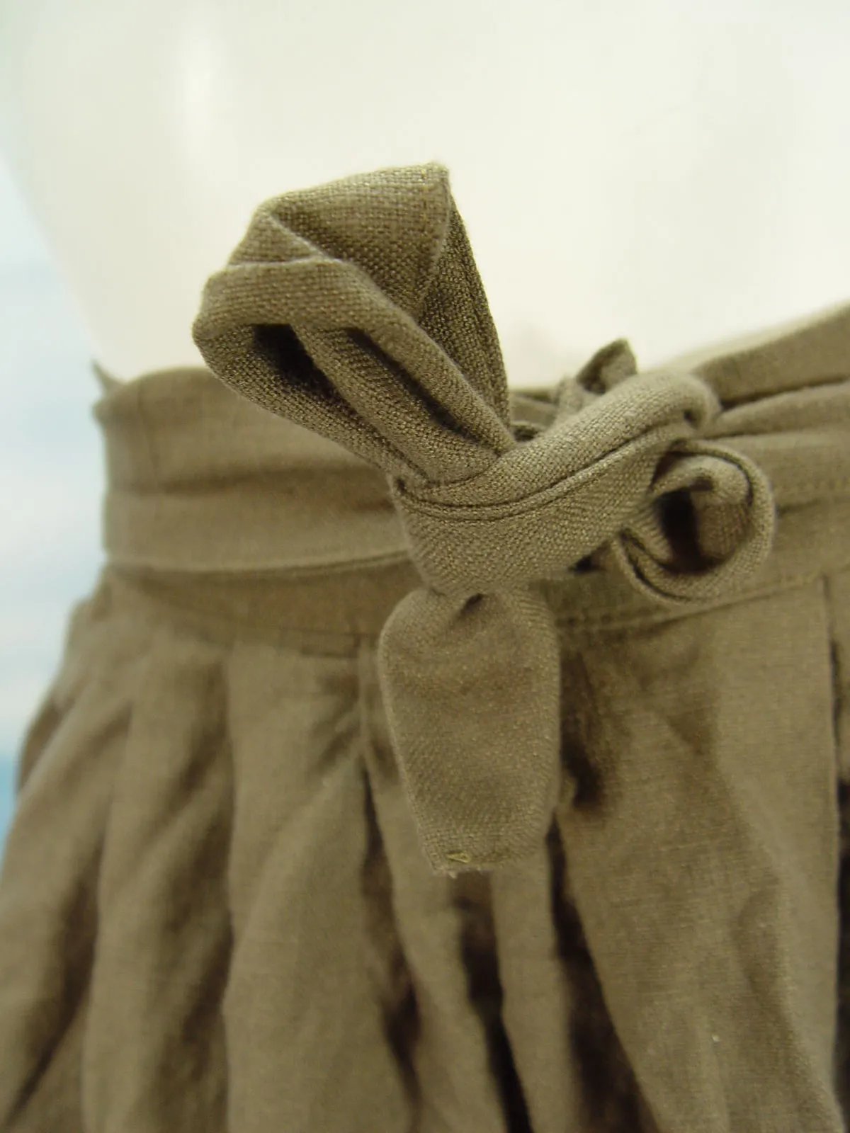 kurze Dirndlschürze mit fabelhafter schönen Borte   Dirndl-Schürze  TS948